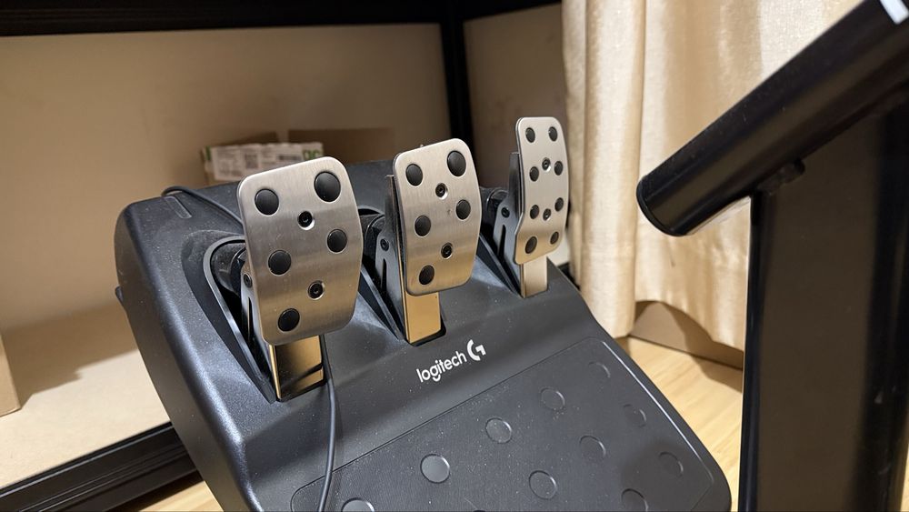 Set Gaming Racing Playseat, volan Logitech G29 si pedale