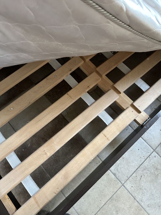 Продам двухспальную кровать