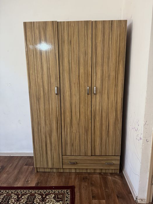 Срочно продается шкаф