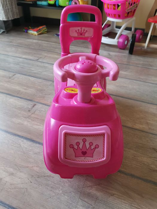 Розова кола момиче