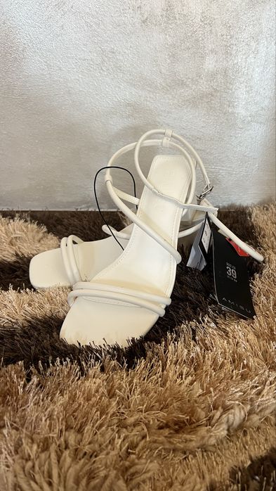 Дамски токчета и чехли