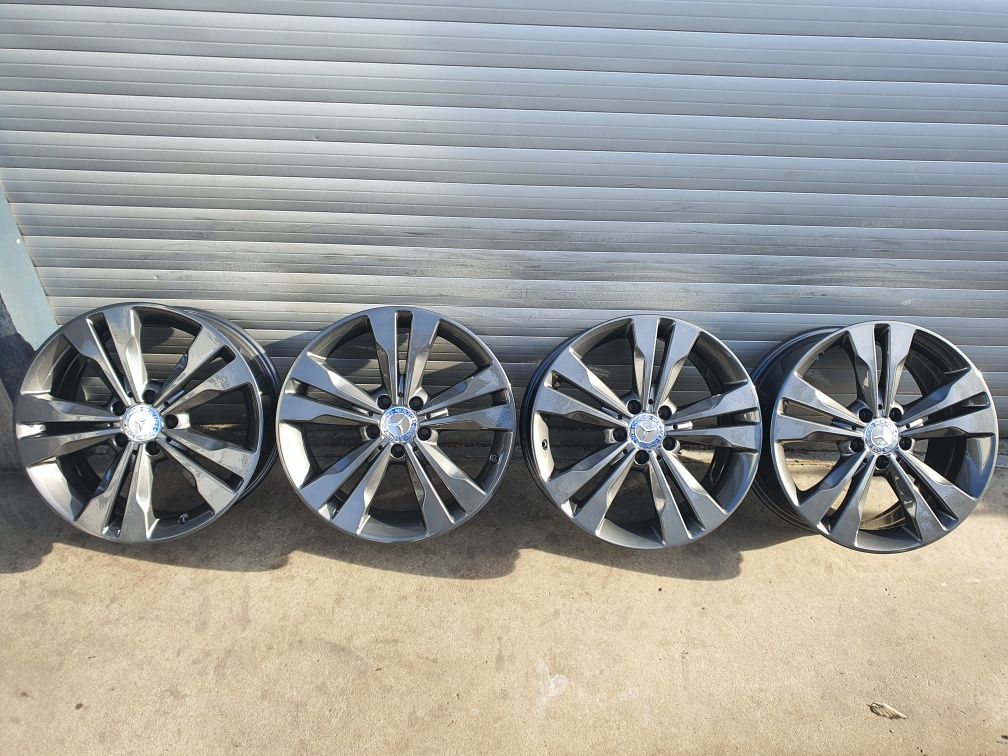 Jante mercedes Vito, Viano  CLA pe 18 A244 originale toate aceeasi laț
