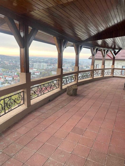 vand vila zona bucium plopii fara sot