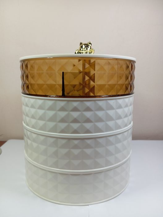 Менажница для (сухофруктов конфет печенья и тд) с золотым котиком