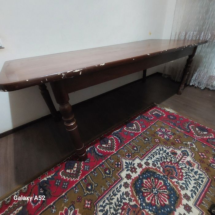 Stol ham xontaxta sotiladi