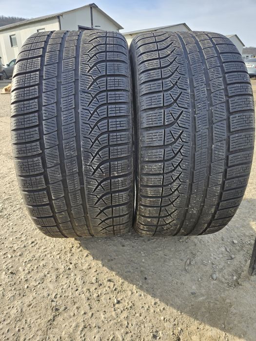 Vând anvelope iarna 275/35/20 275/35r20 PIRELLI