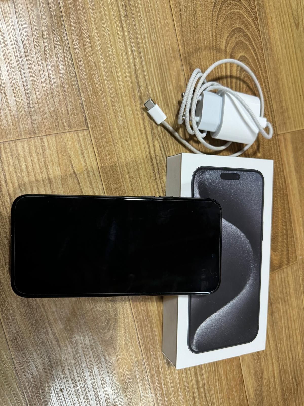 Срочно продается. iPhone 15 pro max Titanium black в идеальном состоян