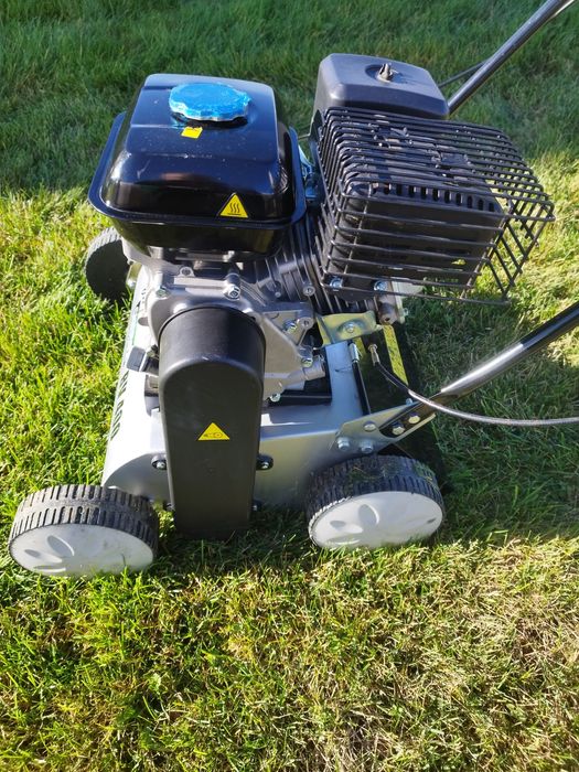 Gardener четиритактов бензинов аератор /вертикулатор