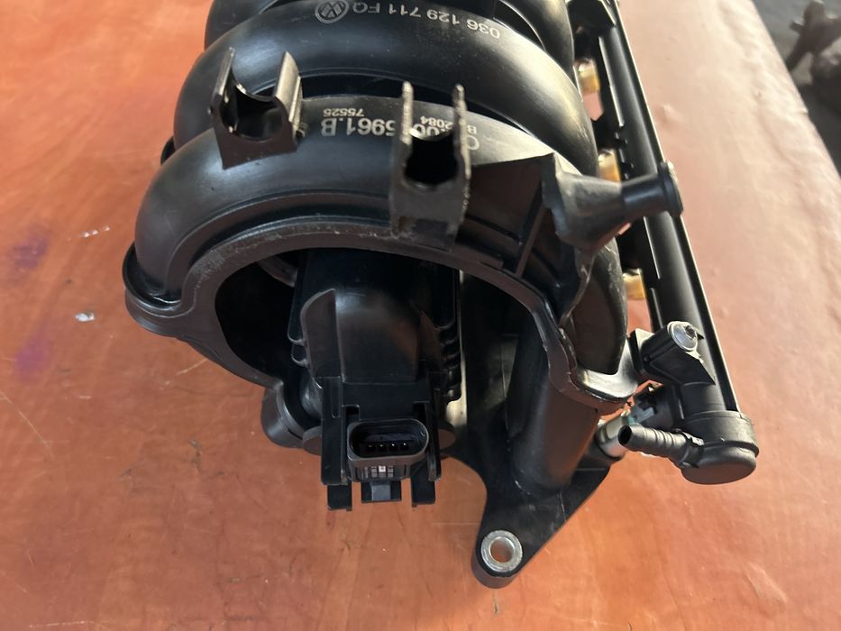 Galerie admisie vw golf 5 motor 1.4 16v BCA