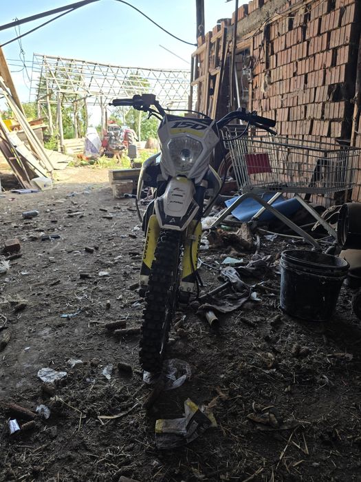 Cross 150cc, Alfarad T5, far LED, pornire la buton si kickstart, cutie