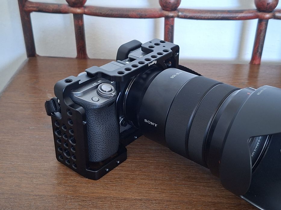 Sony A6000 Silver mirrorless body