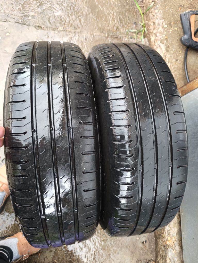 Vând  2 anvelope de vară Continental 185/65/r15 T. Preț 250 Ron ambele