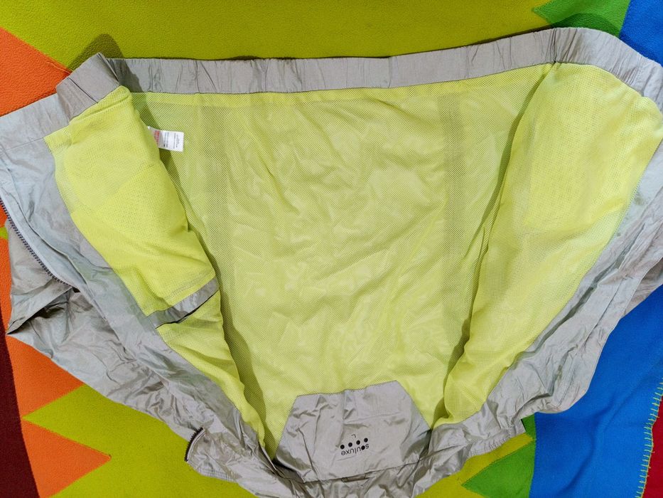 Ветровка 50-52 р. и кеды 40 р.