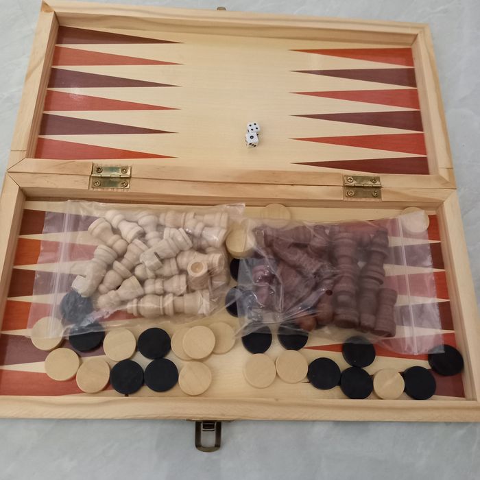 Table--sah   noi an cutie