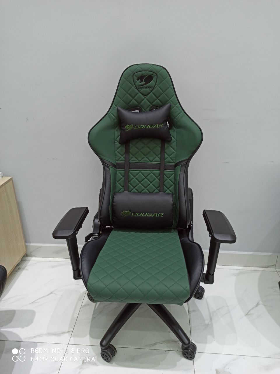 Игровое кресло Геймерское кресло модель Cougar black green