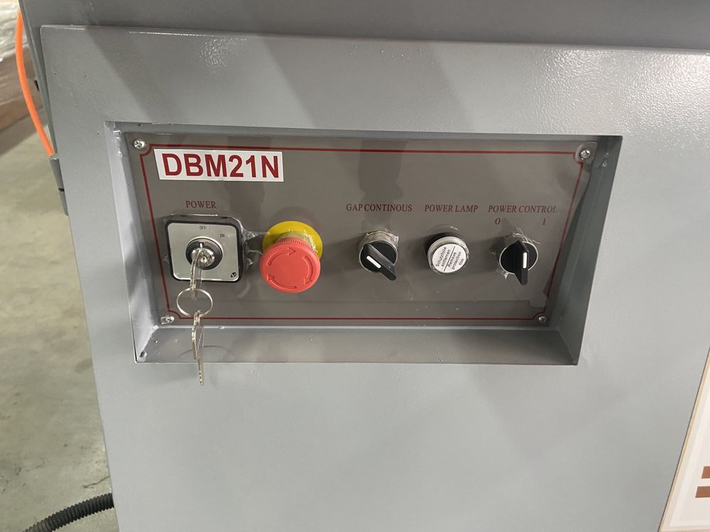 Многошпинделна пробивна машина Holzmann DBM21