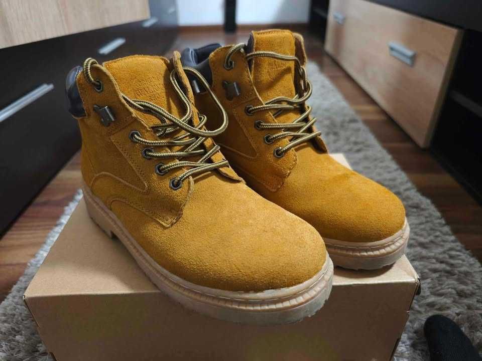 Зимни велурени боти Walkman shoes