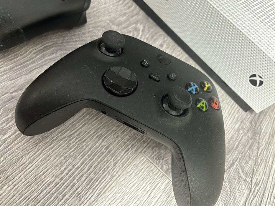 XBOX ONE S 1TB Impecabil