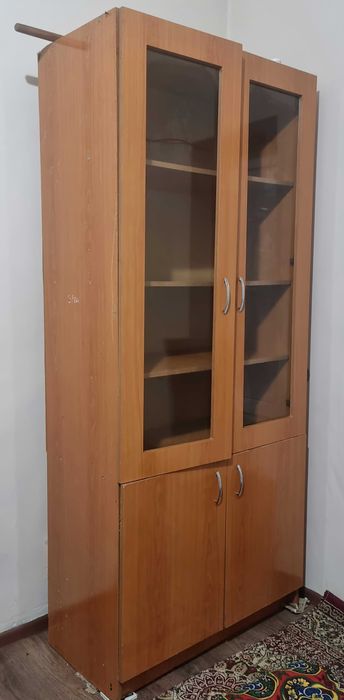 Shkaf sotiladi,  300 ming