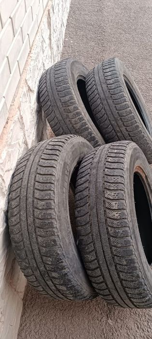 Продам комплект резины
