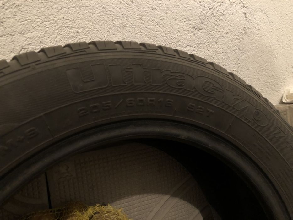 Гуми 205/60/16/Goodyear Ultragrip