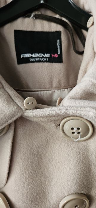 Palton Fisbone S crem