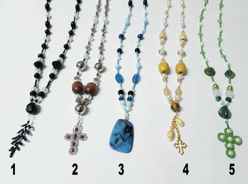 Coliere barbati handmade pandantive cruci scoici, multe modele, culori
