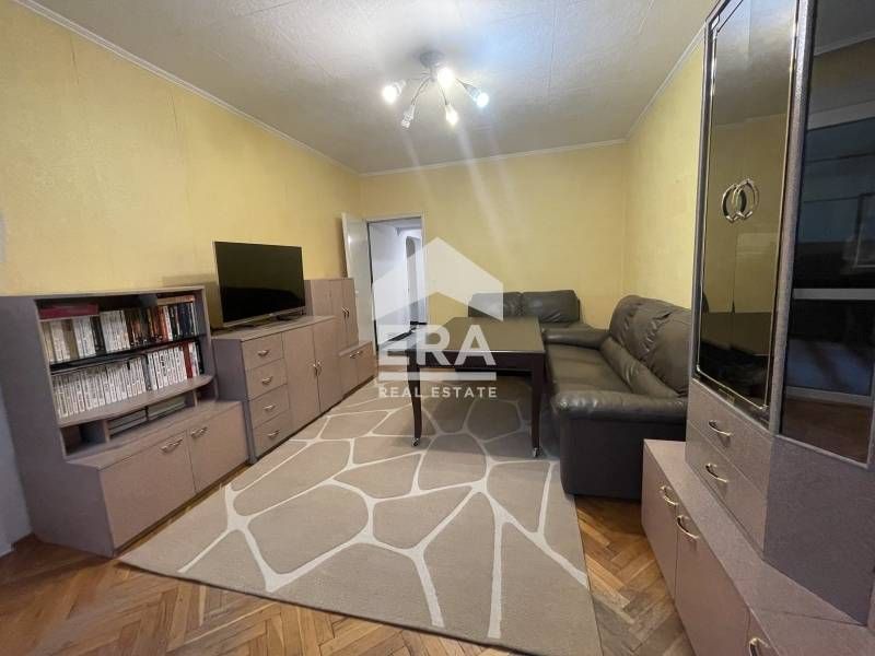 Продава се Тристаен апартамент в Варна, Възраждане 4 - 105 кв.м за 1481 €/кв.м - Снимка #3