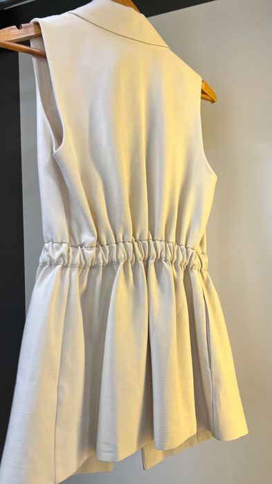 Бежов елек с колан