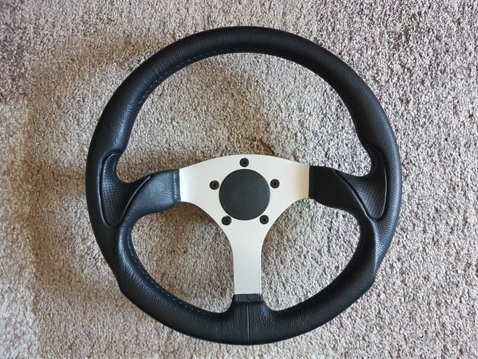 Volan sport , piele , stare f bună,  made in Italy