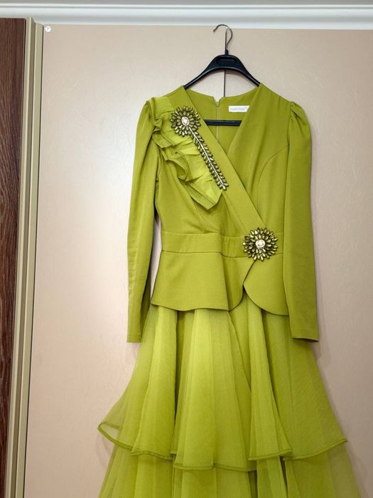 Вечерные платье состояние идеально