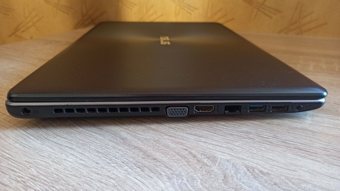 ASUS X550VC, i3-3110M/ Intel HD4000/ 8GB RAM/ 500GB HDD