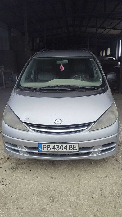 Продавам Toyota previa