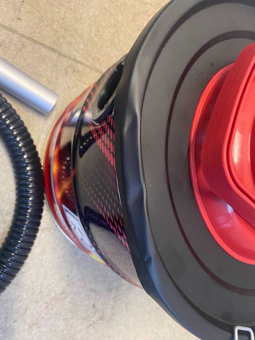 090304	Прахосмукачка за пепел 1000W 18L RD-WC02