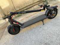 Xiaomi Electric Scooter 4_Motor 300W_Roti pe 10_25km/h_Garantie 2 ani