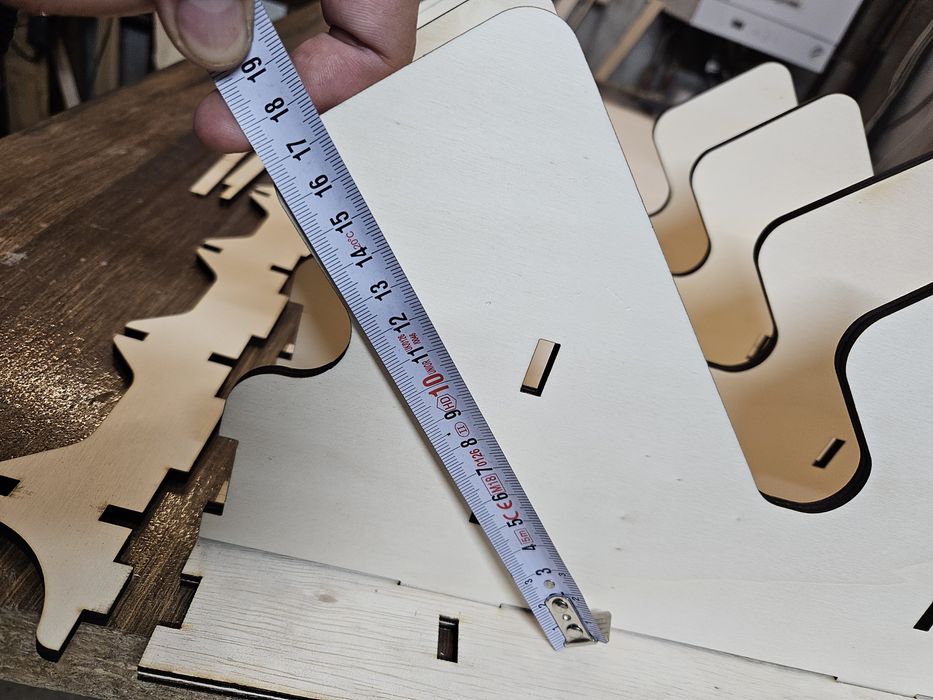 Raft la 45 grade cu 52 locuri si 8x8x16 cm dimensiune loc masinuta