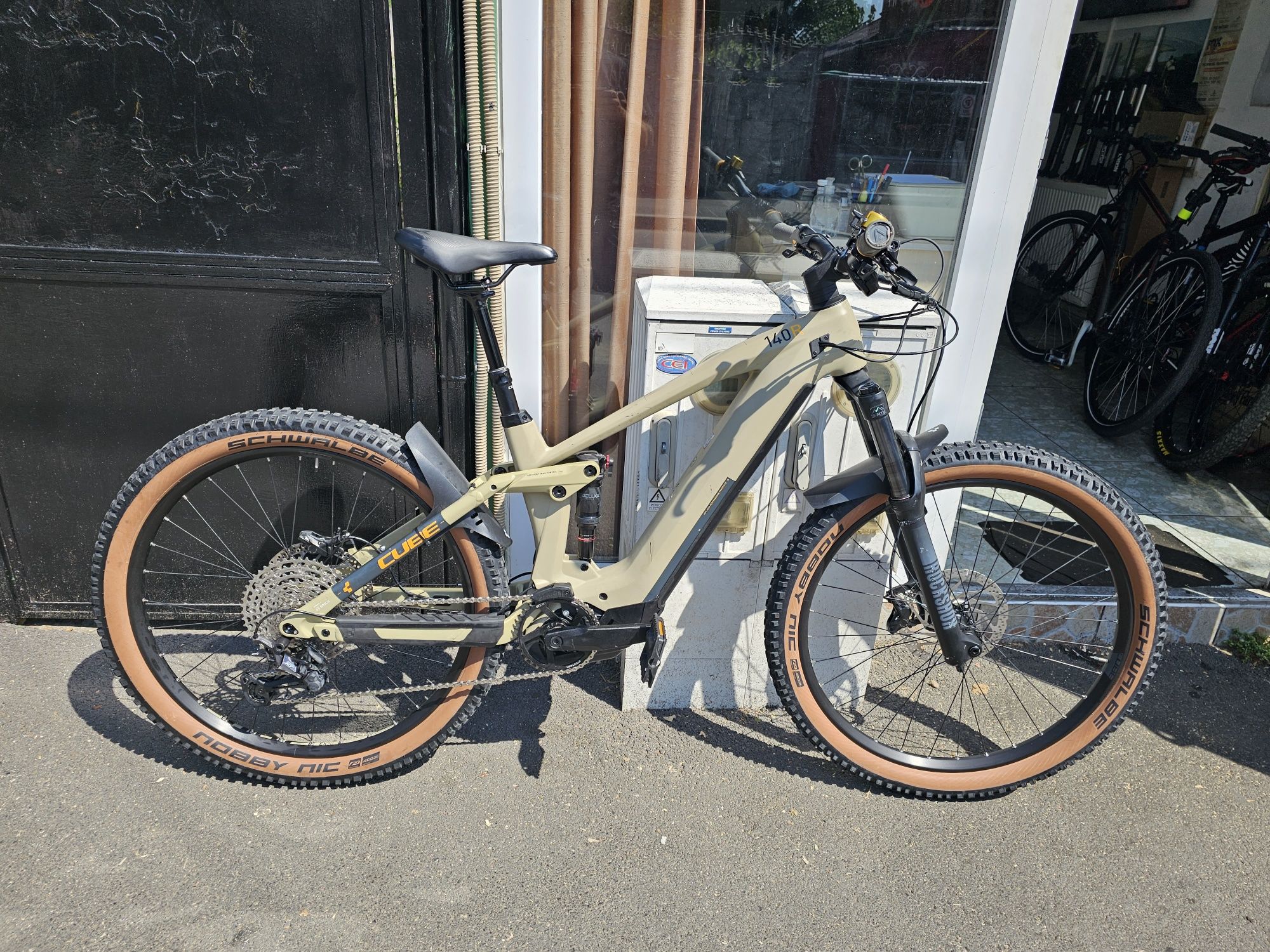 De vanzare Cube stereo hybrid tm race