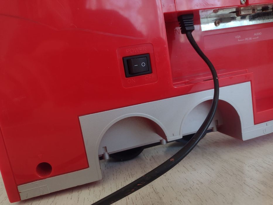 Vând televizor de colecție Disney Cars Mcqueen Mak