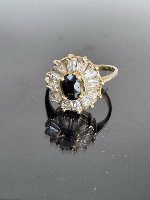 Inel din aur, safir si cubic zirconia