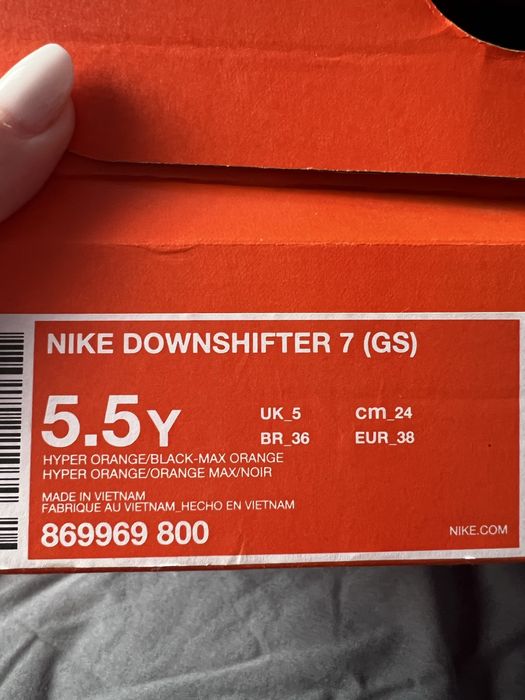 Нови дамски маратонки NIKE