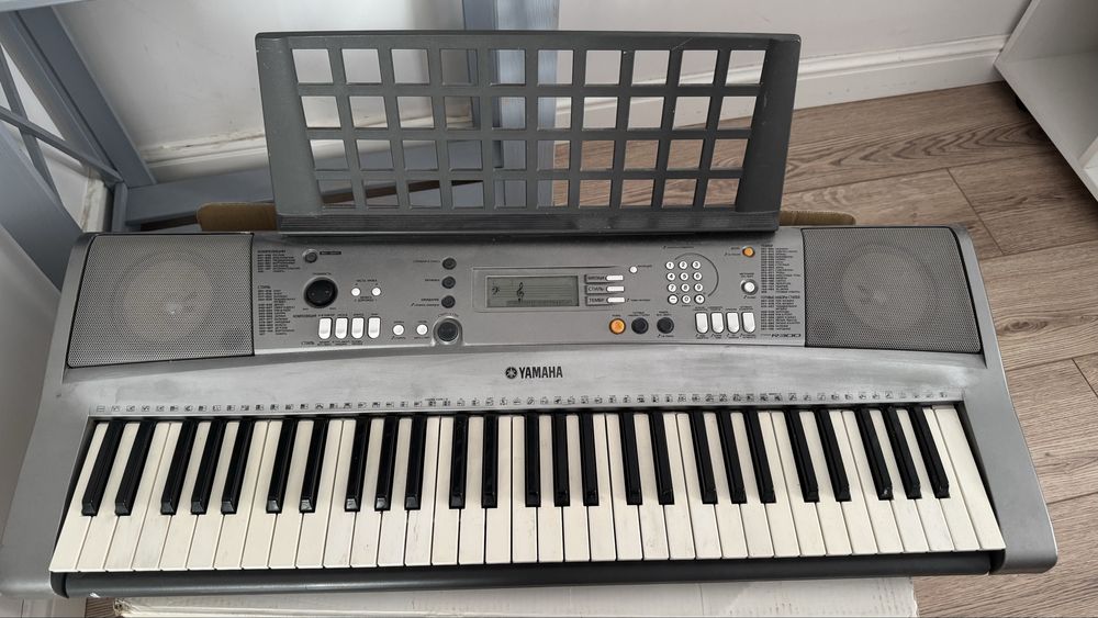 Синтезатор Yamaha PSR-R300