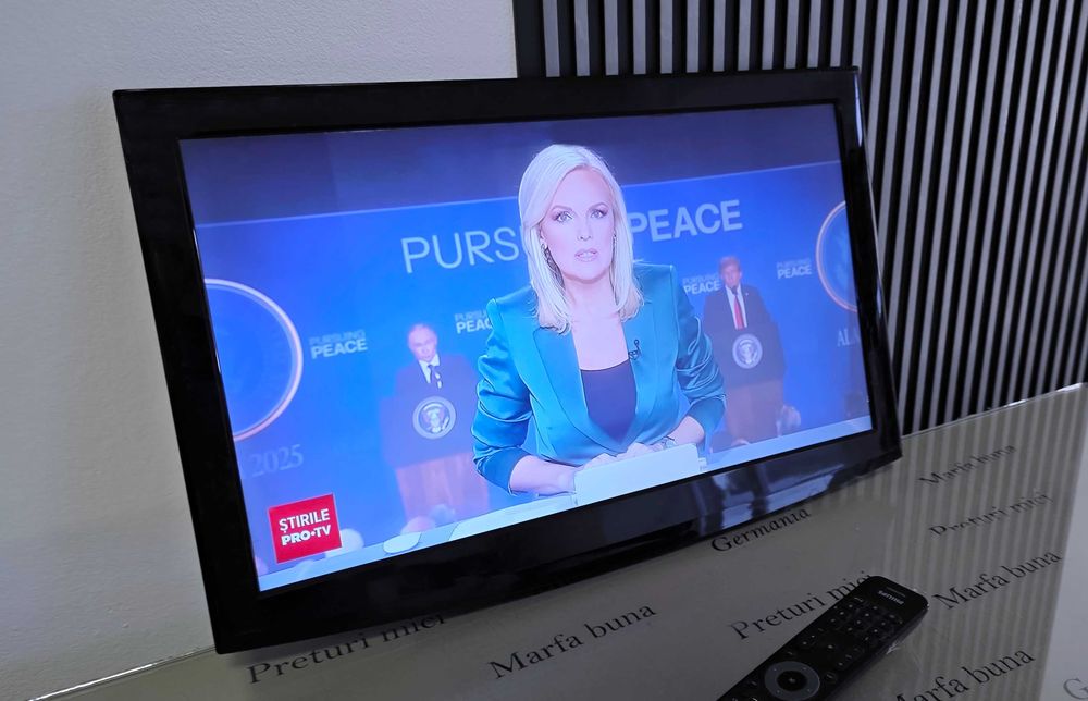 Televizor Telefunken T22T915 - 22 inch/56 cm cu suport pt perete