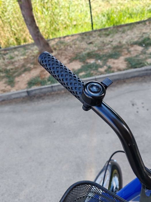 Bicicleta noua..