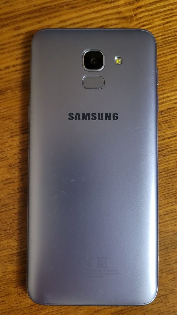 Телефон Samsung Galaxy J6
