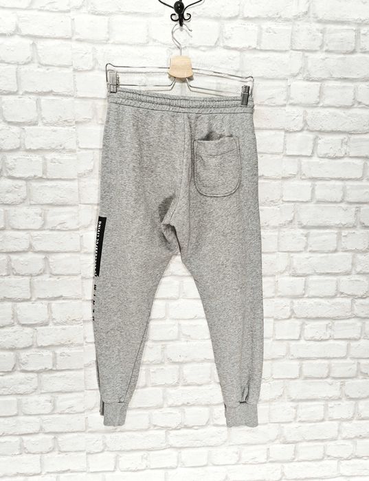 DIESEL Оригинално долнище за момче размер 13 - 15 г