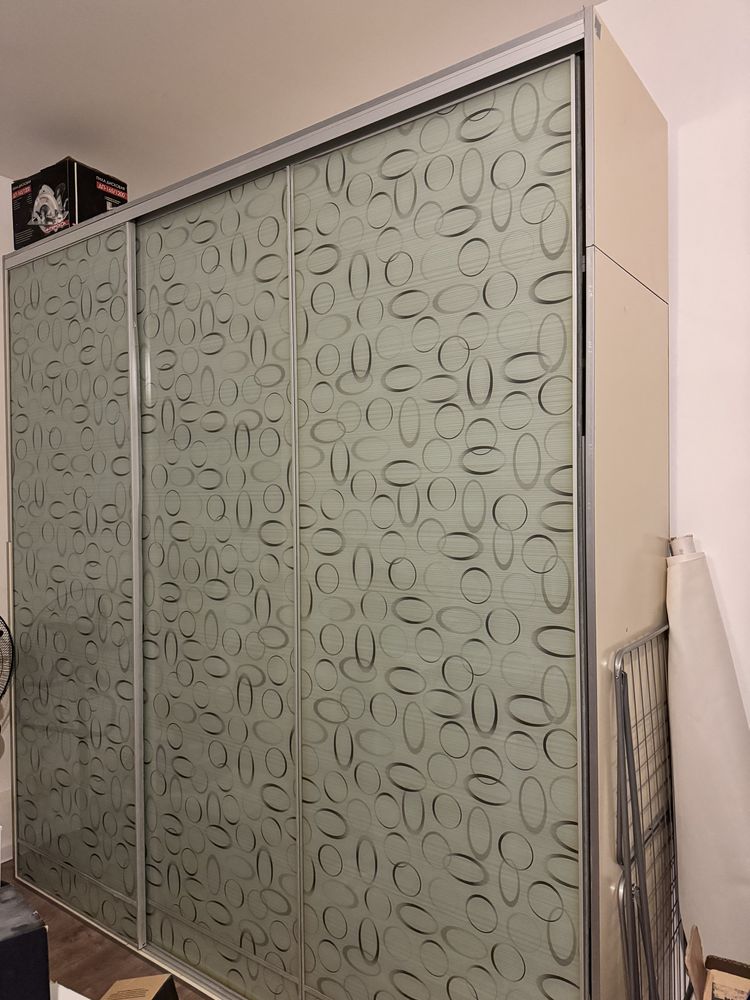 Продам шкафы, гардеробы