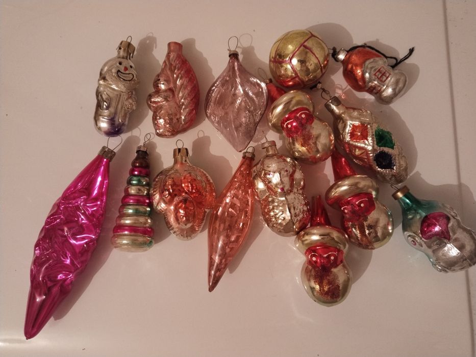Новогодние игрушки разные