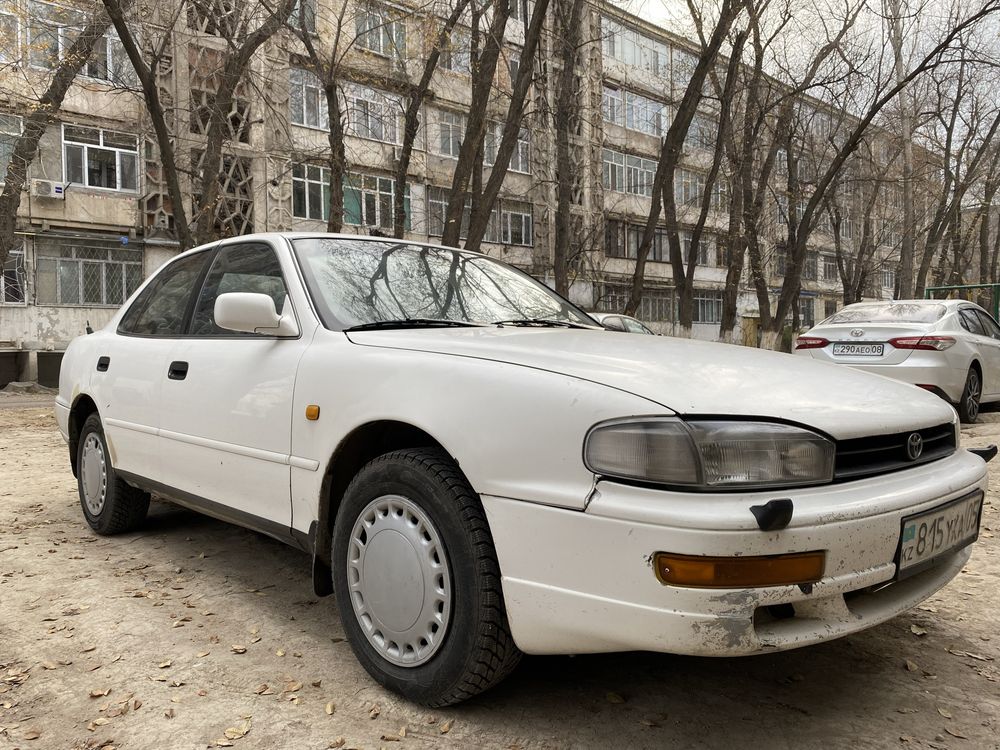 Toyota camry 10/93год