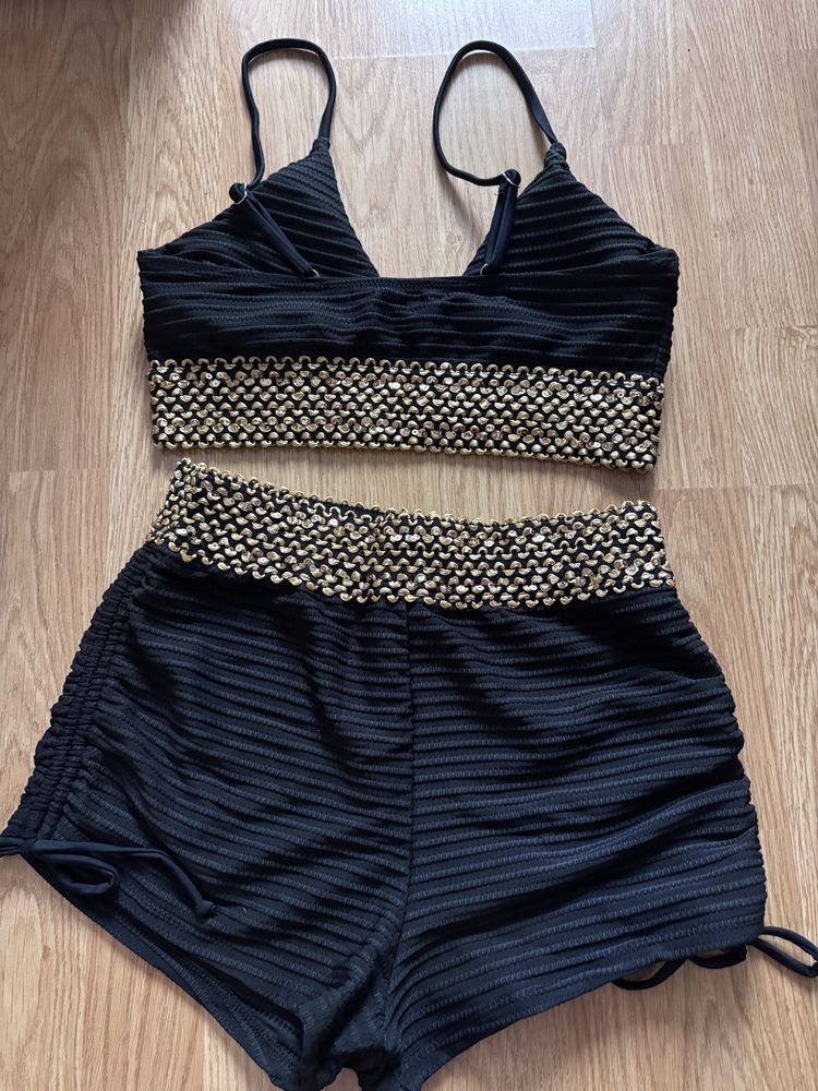 Costum de baie nou, elegant material super