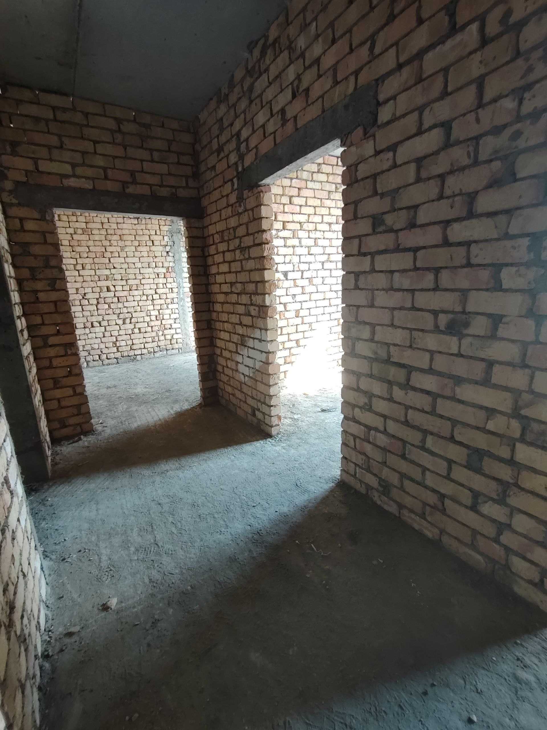 Продам свою 2х комн. 55м2 кирпич Новостройка Дустлик ул Миллий Бог